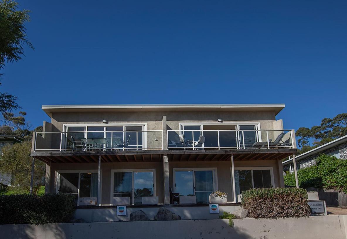 Quarterdeck Apartment Binalong Bay ภายนอก รูปภาพ