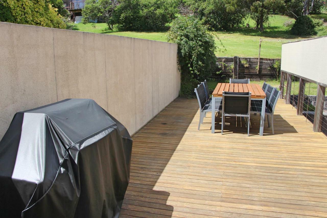 Quarterdeck Apartment Binalong Bay ภายนอก รูปภาพ